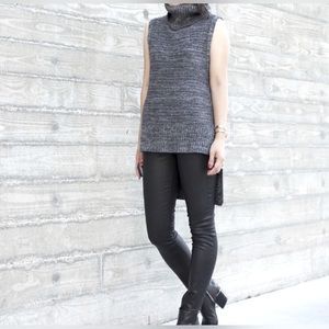 BANANA REPUBLIC SLEEVES KNIT TURTLE NECK LONGER BACK IN DARK GRAY SIZE MEDIUM